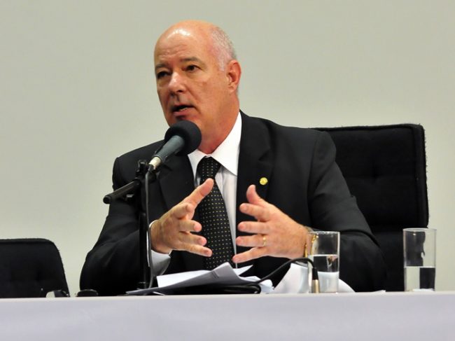 presidente_frente_turismo