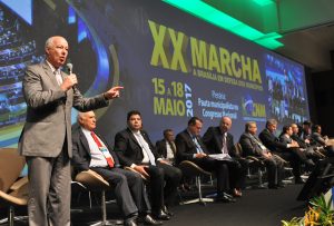 Herculano Passos lança Frente em defesa dos municípios